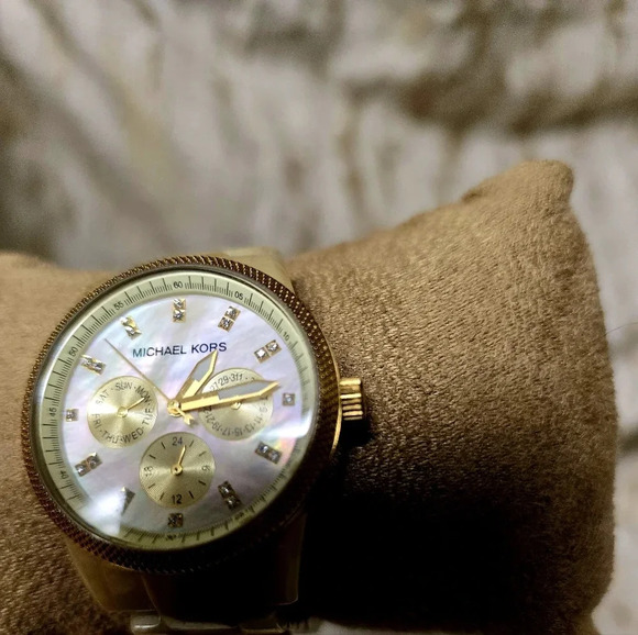 Michael Kors Mother Of Pearl Gold Tone Stainless Steel Horn Resin Jet Set MK5039 - Picture 10 of 13